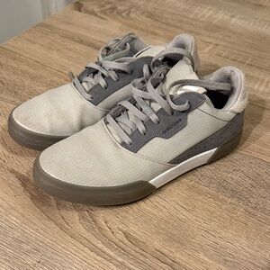 Adidas Adicross Boy’s Low-Top golf shoe Light Grey